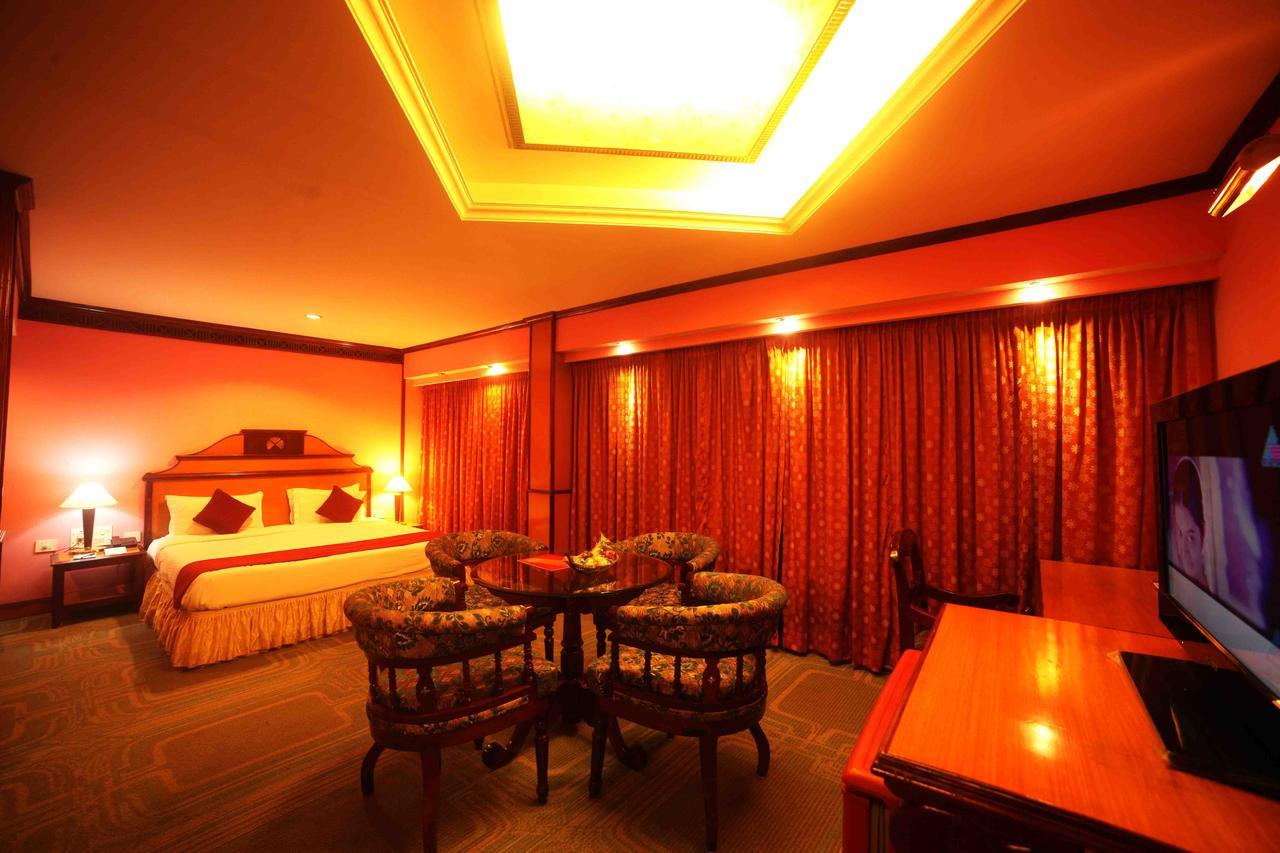 The Surya, Cochin 4* Angamali